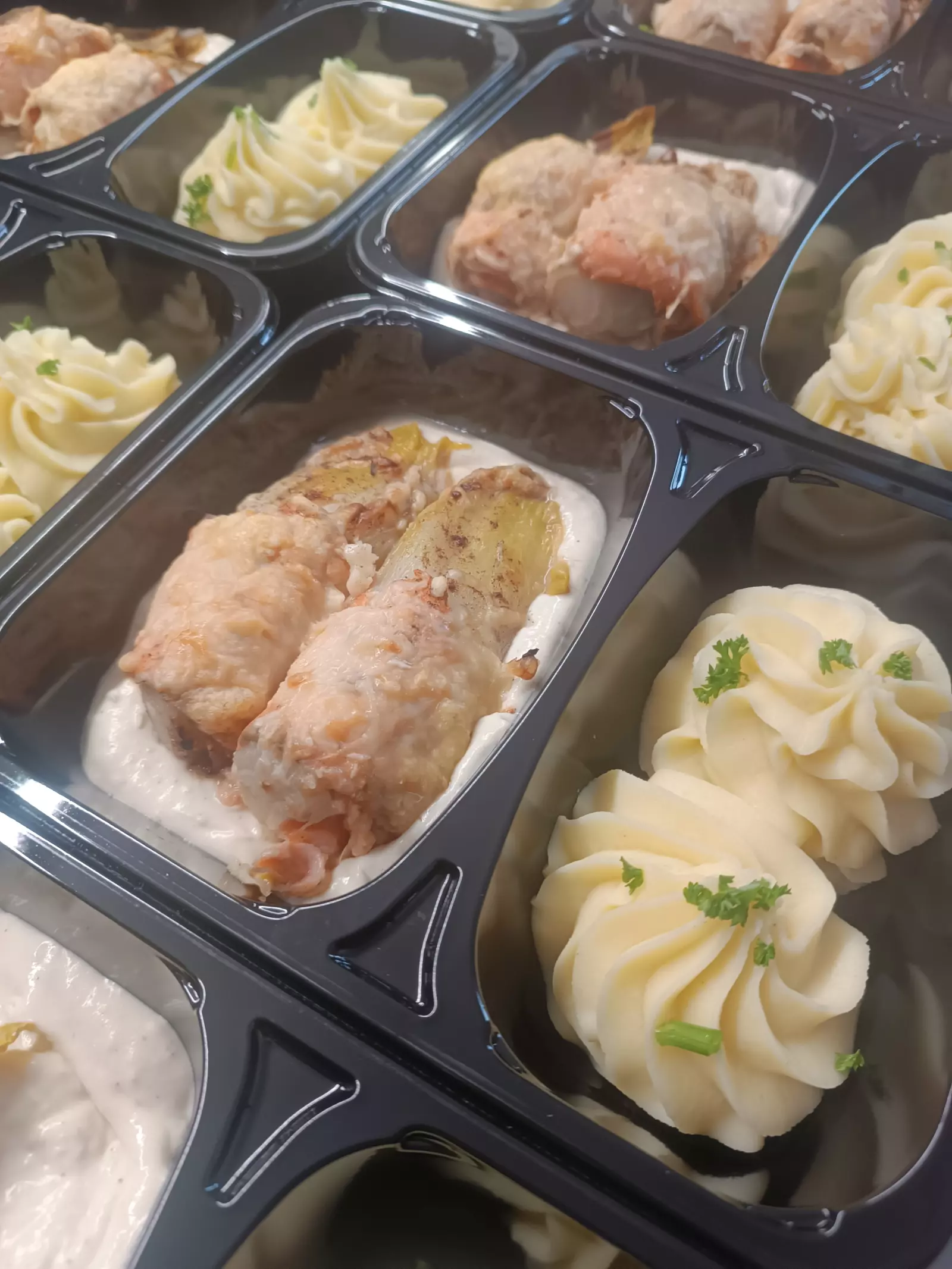 Photo du produit Chicons au gratin, saumon fumé, crème au roquefort & purée